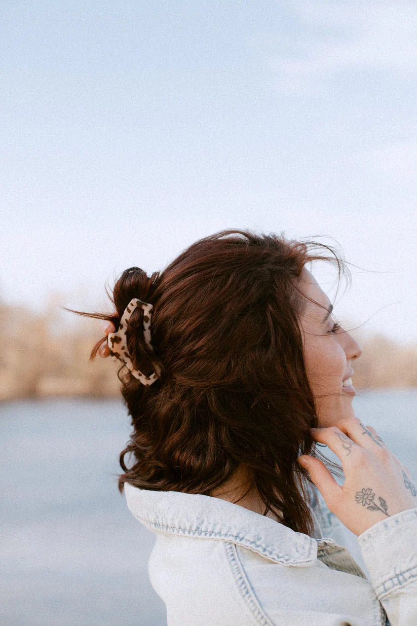 Teleties Open Blonde Tortoise Claw Hair Clip