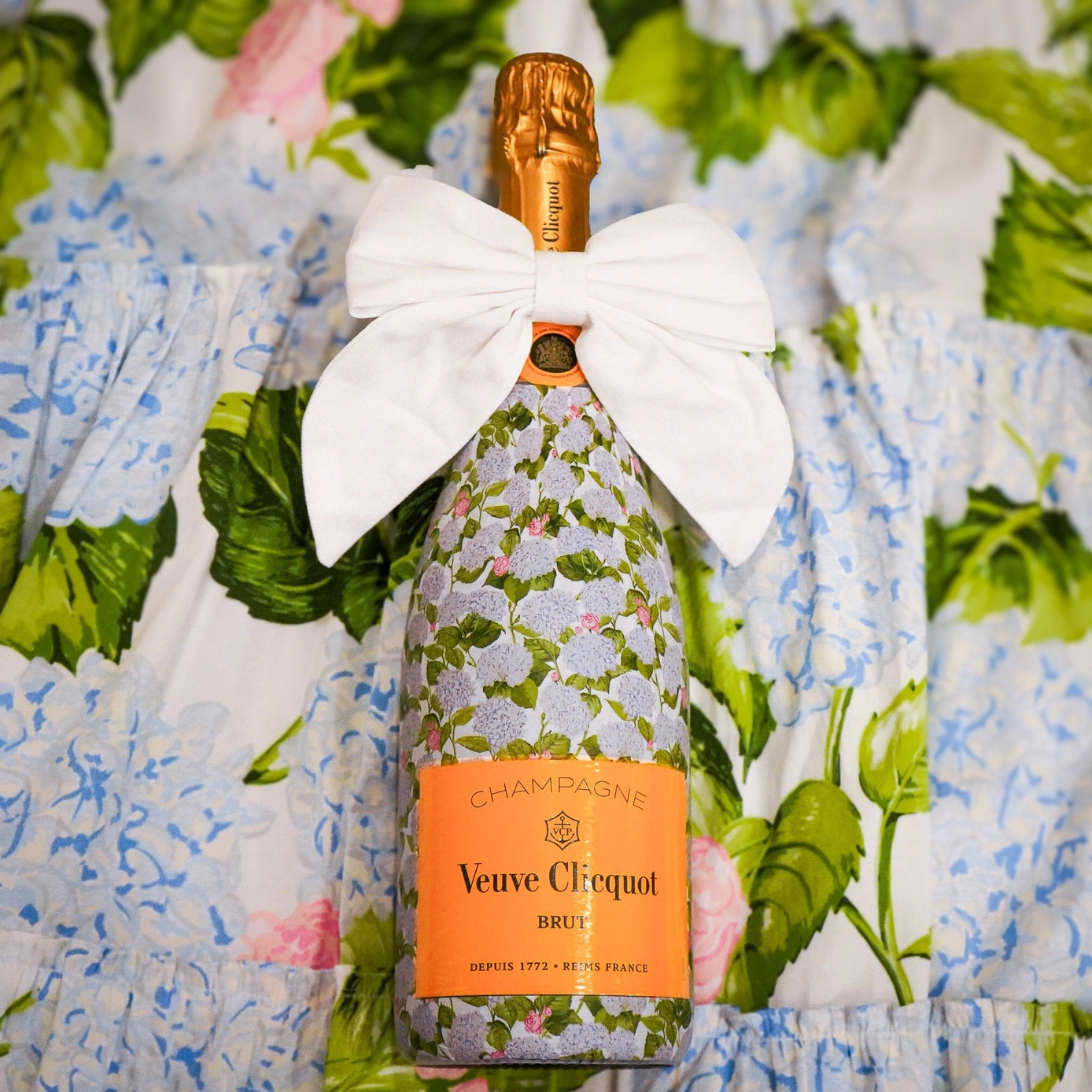 Beau Bottles X Sheridan French Collection Champagne Wrap – Classic Hydrangea