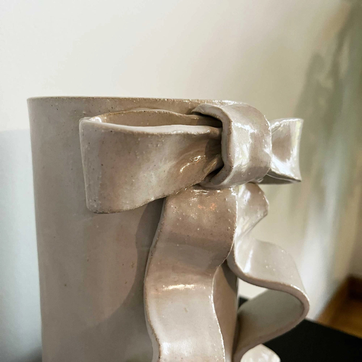 Ribbon Bow Vase