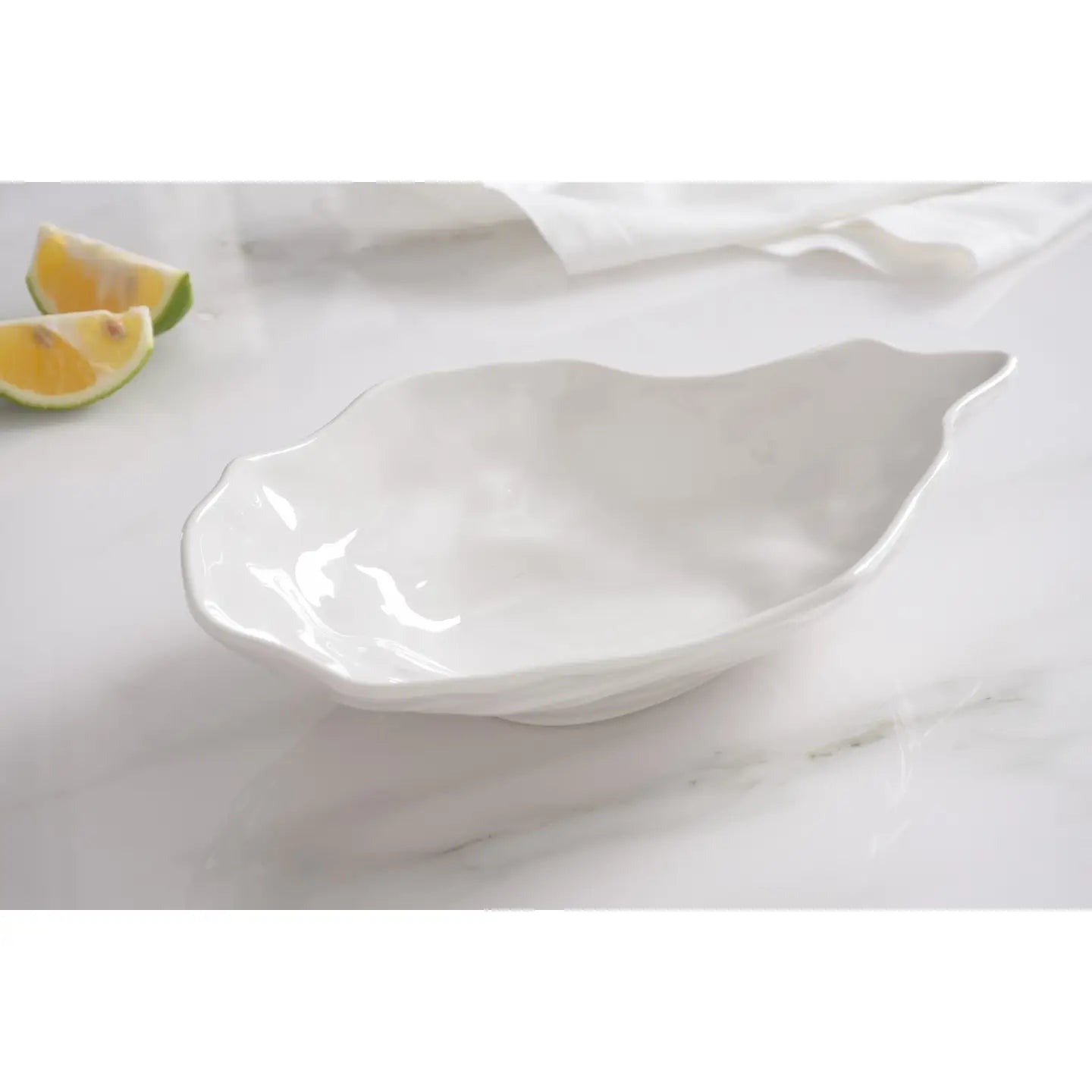 Medium Oyster Bowl in Melamine