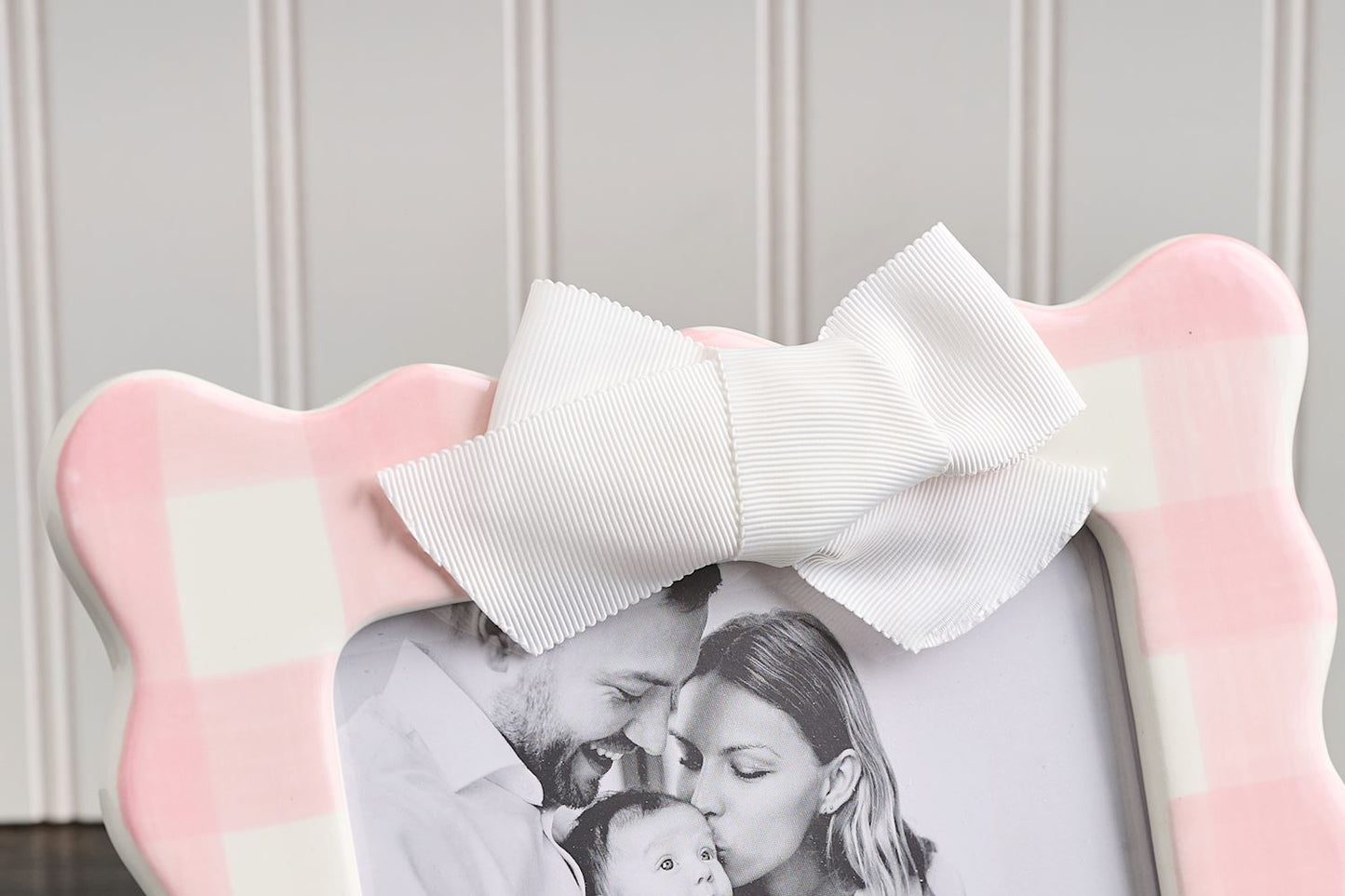 Horizontal Pink Bow Frame