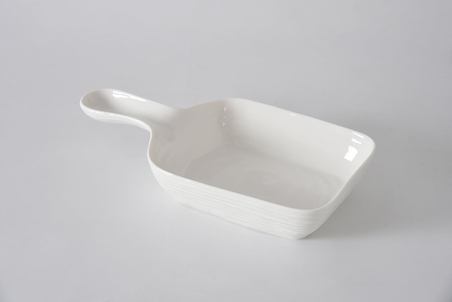 Le Blanc Serving Dish with Handle
